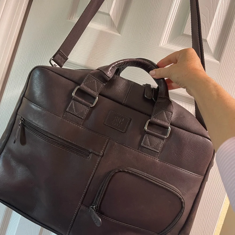 BSC Leather Goods Briefcase/Messenger Bag. EUC
